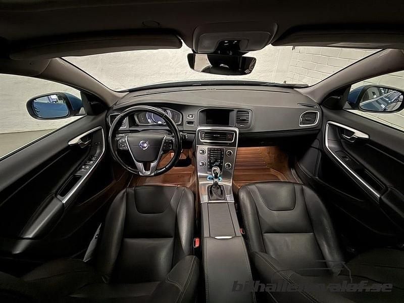 Begagnad Volvo V60 Summum 288 HK (211 kW) 2015 Blå Kombi