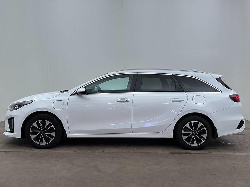 Begagnad Kia Ceed Sportswagon Advance 141 HK (103 kW) 2021 Vit Kombi