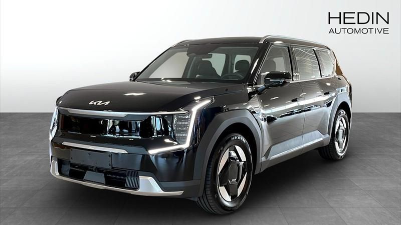 Svart (black) Ny 2025 Kia EV9 2 SUV | 699 900 kr - Bild 1/4