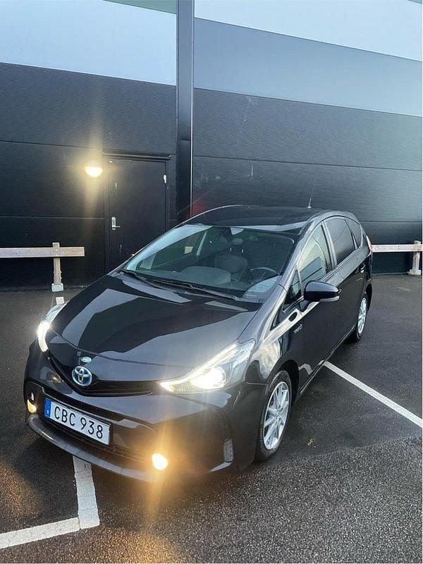 Svart Begagnad 2017 Toyota Prius+ Minibuss | 139 000 kr (Bra pris) - Bild 1/4