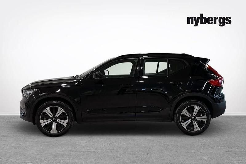 Begagnad Volvo XC40 Core 175 kW (238 HK) 2023 Svart SUV