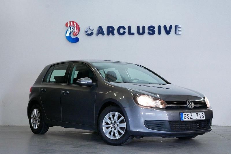 Grå Begagnad 2010 VW Golf VI Halvkombi | 59 900 kr (Marknadspris) - Bild 1/3