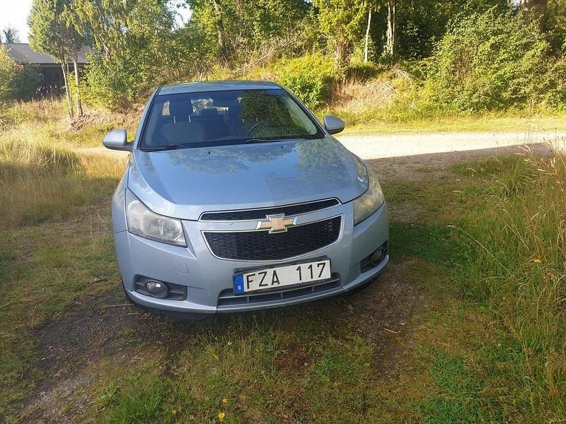 Blå Begagnad 2010 Chevrolet Cruze Sedan | 40 000 kr - Bild 1/4