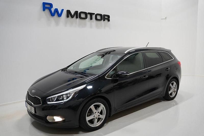 Svart Begagnad 2012 Kia Ceed Sportswagon Comfort Kombi | 84 800 kr (Marknadspris) - Bild 1/4