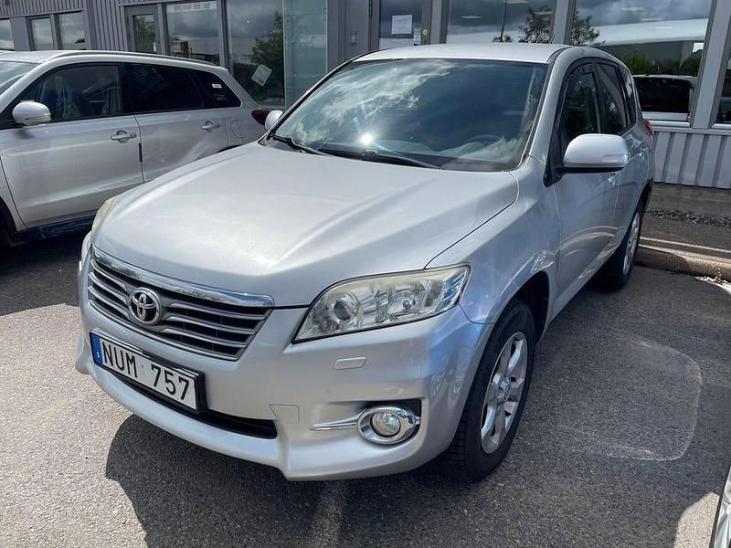 Begagnad Toyota RAV4 Multidrive S 158 HK (116 kW) 2011 Silver SUV