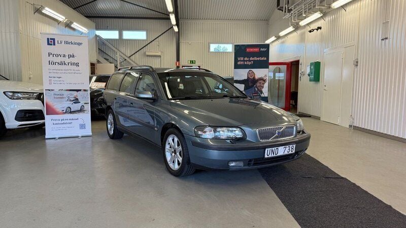 Grön Begagnad 2004 Volvo V70 Business Edition Kombi | 34 900 kr (Marknadspris) - Bild 1/4
