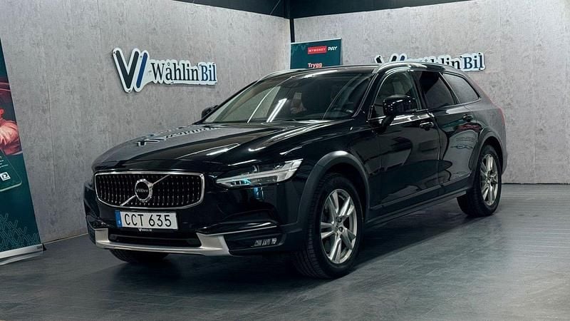 Svart Begagnad 2019 Volvo V90 CC Kombi | 314 900 kr (Marknadspris) - Bild 1/4