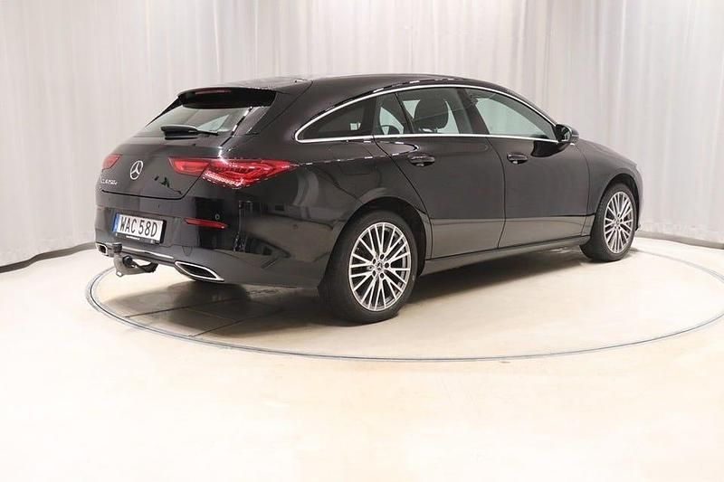 Begagnad Mercedes CLA250 Shooting Brake 160 HK (117 kW) 2023 Svart Kombi
