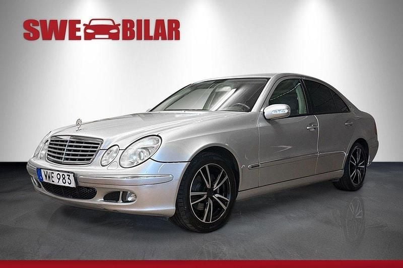 Silver Begagnad 2005 Mercedes E240 Sedan | 49 900 kr (Bra pris) - Bild 1/4