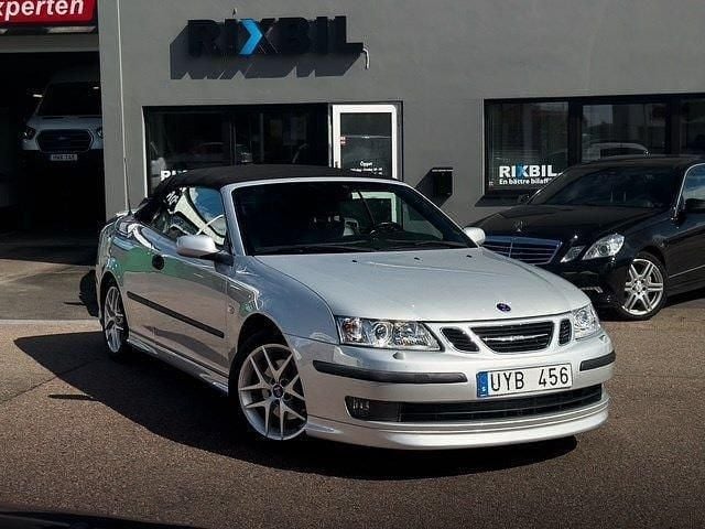 Ljusgrå Begagnad 2004 Saab 9-3 Cabriolet Aero Cab | 99 900 kr (Bra pris) - Bild 1/4