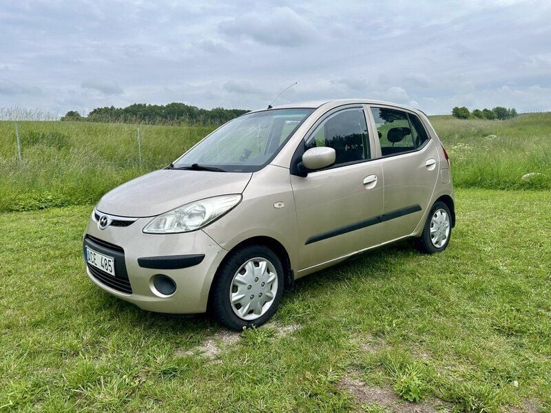 Silver Begagnad 2009 Hyundai i10 Halvkombi | 22 000 kr (Marknadspris) - Bild 1/4