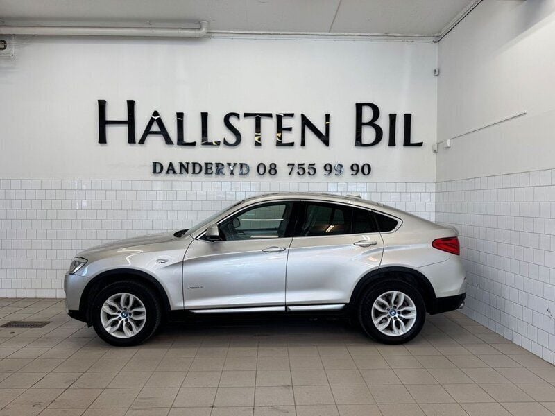 Ljusgrå Begagnad 2014 BMW X4 xLine SUV | 199 000 kr - Bild 1/4