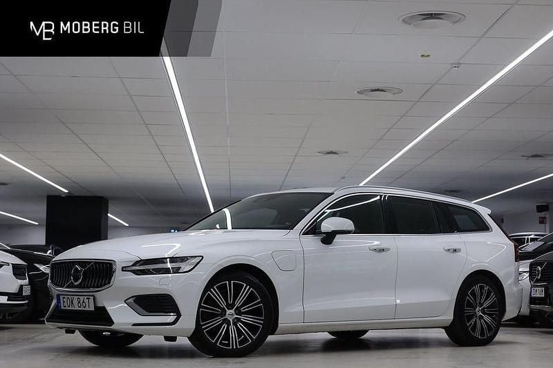 Vit Begagnad 2022 Volvo V60 Kombi | 299 900 kr - Bild 1/2