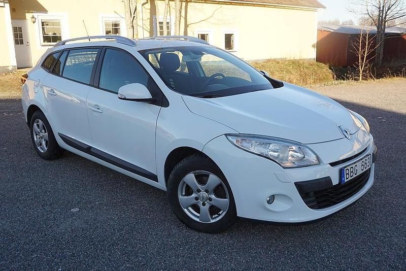 Vit Begagnad 2012 Renault Mégane GrandTour Kombi | 59 900 kr (Lite dyr) - Bild 1/4
