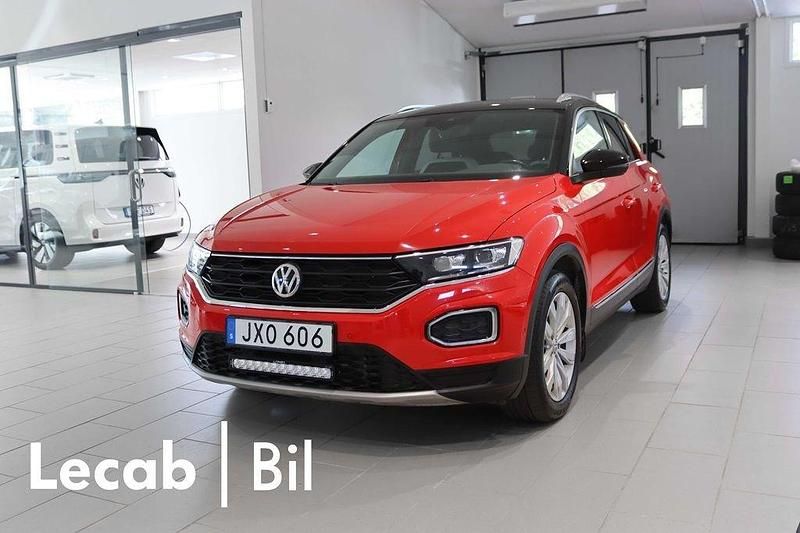 Röd (flash red) Begagnad 2018 VW T-Roc Sport SUV | 219 500 kr (Marknadspris) - Bild 1/2