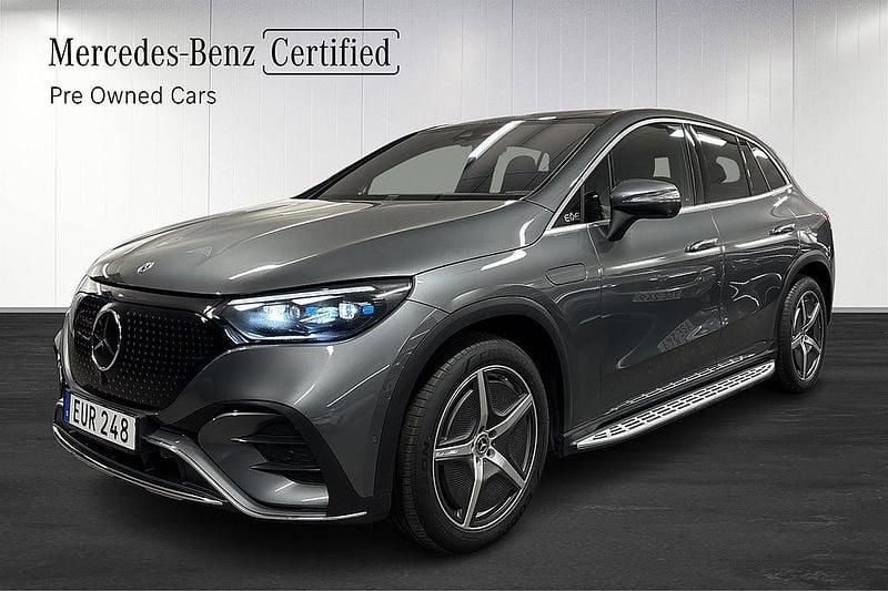Grå Begagnad 2023 Mercedes EQE500 AMG line SUV | 739 000 kr (Marknadspris) - Bild 1/4