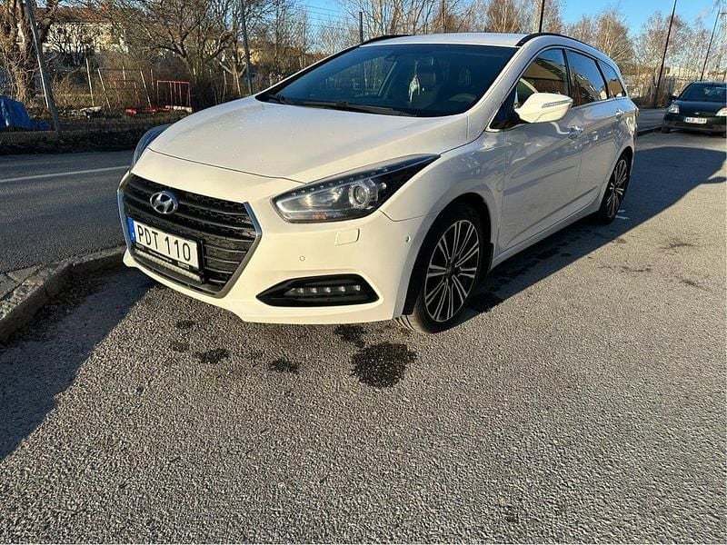 Vit Begagnad 2017 Hyundai i40 Kombi | 98 000 kr (Marknadspris) - Bild 1/4