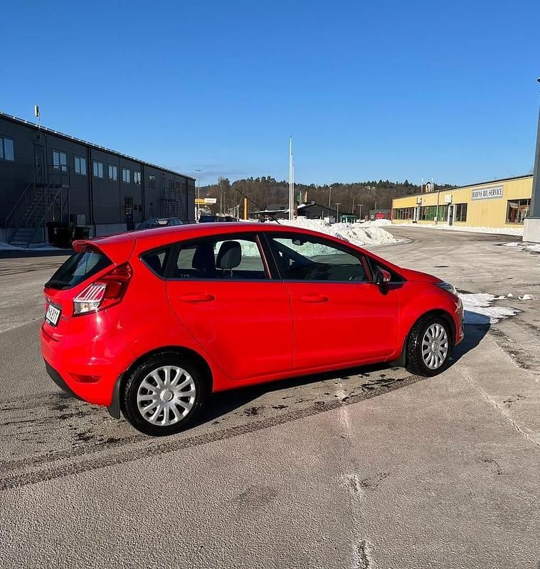 Begagnad Ford Fiesta 100 HK (73 kW) 2016