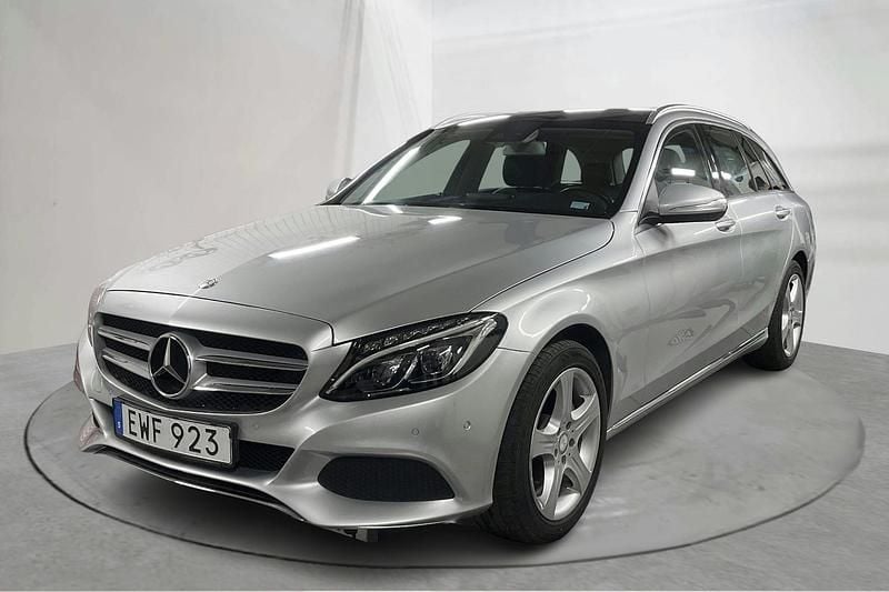 Silver Begagnad 2015 Mercedes C250 Avantgarde Kombi | 159 000 kr (Bra pris) - Bild 1/4