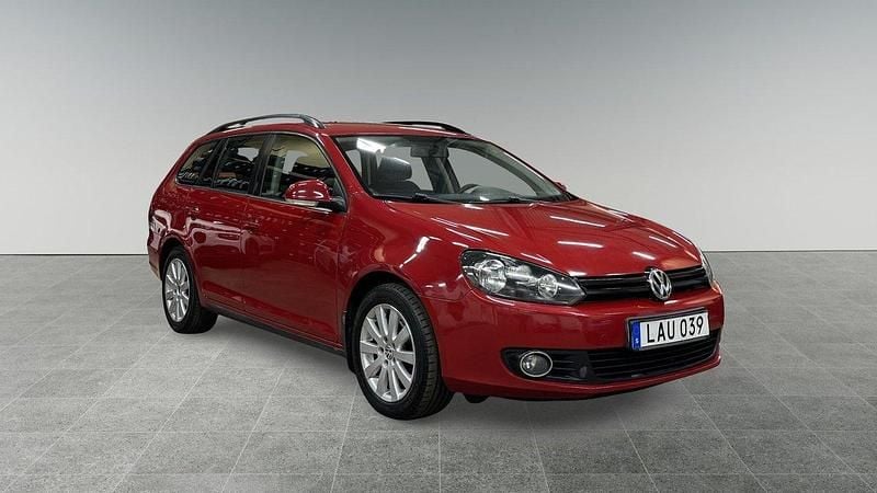 Mörkröd (röd) Begagnad 2011 VW Golf Kombi | 39 900 kr (Lite dyr) - Bild 1/4