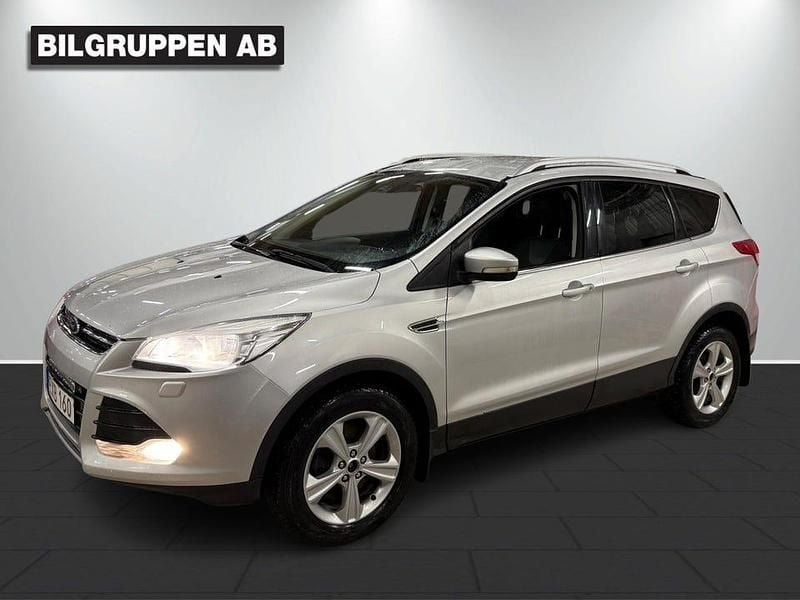 Grå Begagnad 2014 Ford Kuga Titanium SUV | 88 900 kr (Marknadspris) - Bild 1/4