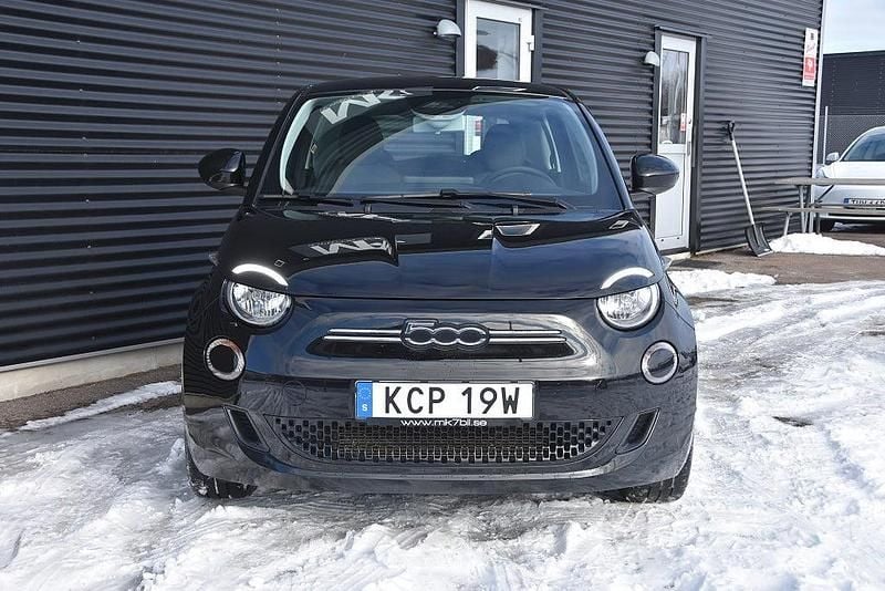 Begagnad Fiat 500e Icon 86 kW (118 HK) 2021 Svart Halvkombi