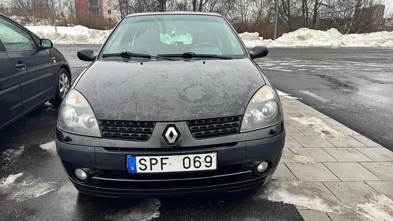 Begagnad 2001 Renault Clio II Halvkombi | 12 500 kr (Marknadspris) - Bild 1/4