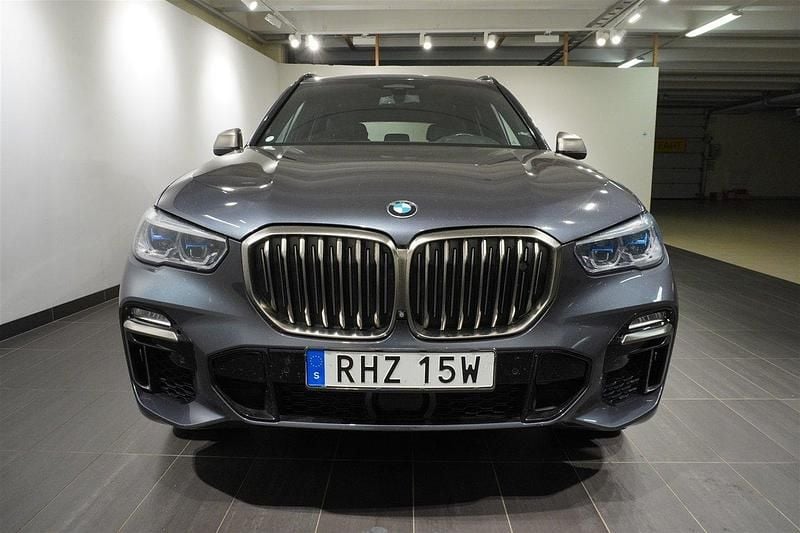 Grå Begagnad 2019 BMW X5 Comfort Edition SUV | 659 900 kr (Superpris) - Bild 1/2