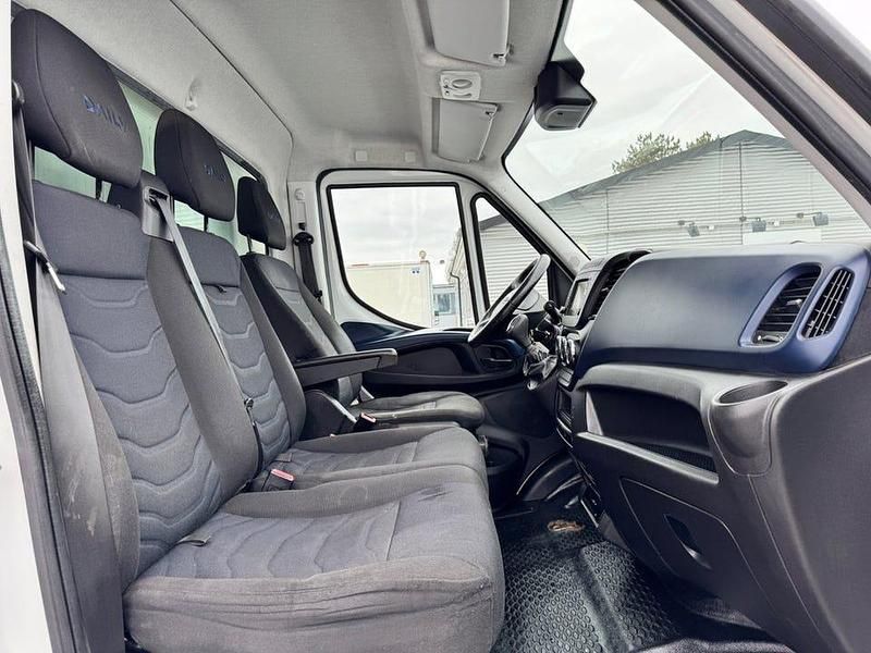 Begagnad Iveco Daily 156 HK (114 kW) 2019 Vit