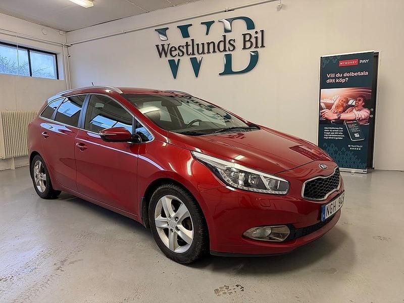 Röd Begagnad 2012 Kia Ceed Sportswagon Comfort Kombi | 49 900 kr (Marknadspris) - Bild 1/4