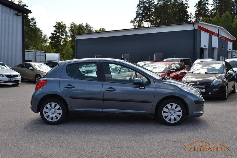 Begagnad Peugeot 207 89 HK (65 kW) 2006 Mörkgrå (grå) Halvkombi