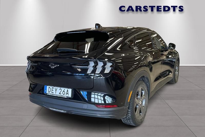 Begagnad Ford Mustang Mach-E Standard Range 216 kW (294 HK) 2021 Svart SUV