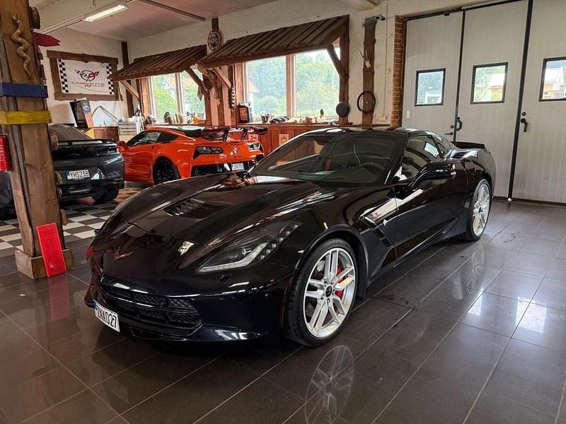 Svart Begagnad 2017 Chevrolet Corvette C7 Sportkupé | 739 000 kr - Bild 1/4