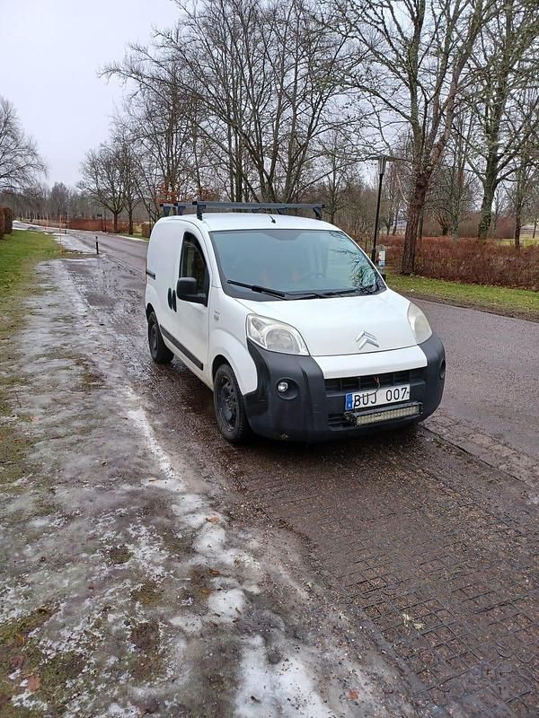 Begagnad Citroën Nemo 75 HK (55 kW) 2012 Minibuss