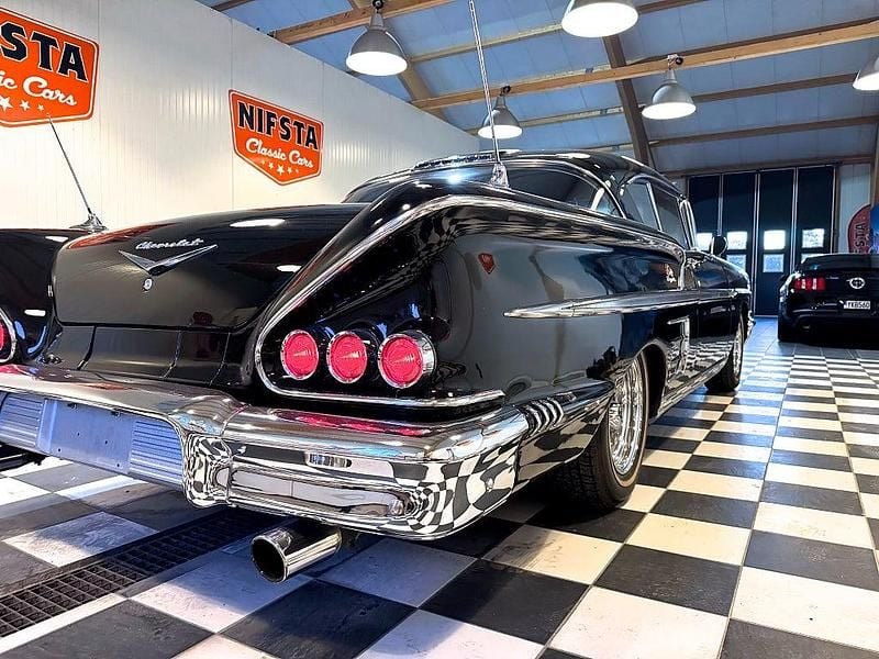 Begagnad Chevrolet Impala 200 HK (147 kW) 1968 Blå Sedan