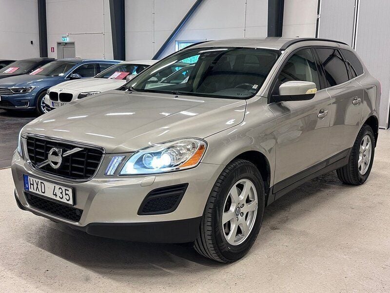 Ljusbrun (brun) Begagnad 2011 Volvo XC60 Momentum SUV | 104 700 kr (Marknadspris) - Bild 1/4
