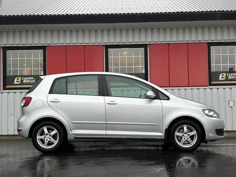 Begagnad VW Golf Plus Cross 105 HK (77 kW) 2013 Silver Minibuss