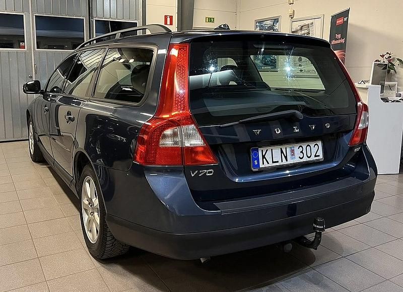 Begagnad Volvo V70 Kinetic 145 HK (106 kW) 2008 Blå Kombi