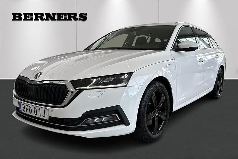 Begagnad Skoda Octavia 2021 Vit Kombi