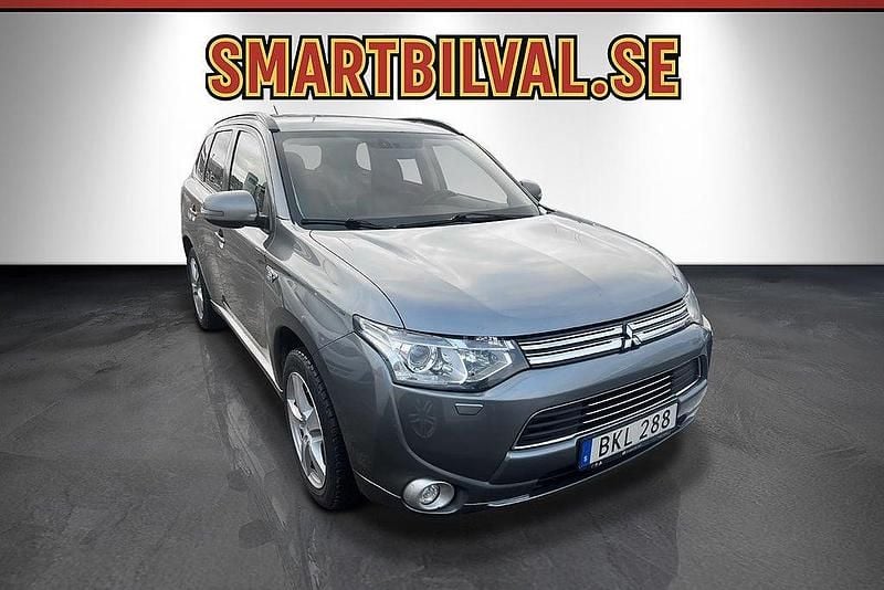 Begagnad Mitsubishi Outlander P-HEV 121 HK (88 kW) 2014 Grå SUV