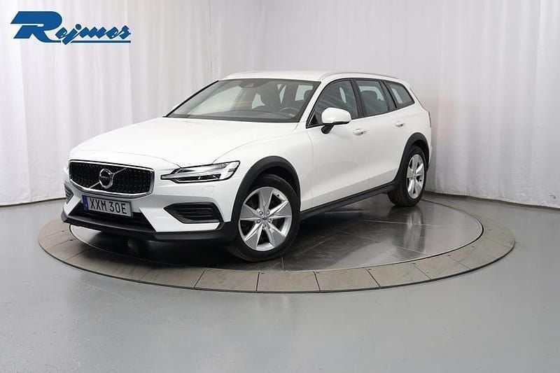 Vit Begagnad 2019 Volvo V60 CC SE Kombi | 259 800 kr (Marknadspris) - Bild 1/4