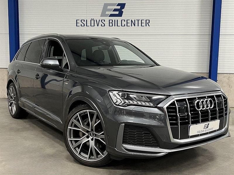 Grå Begagnad 2023 Audi Q7 S-Line SUV | 759 990 kr (Marknadspris) - Bild 1/4