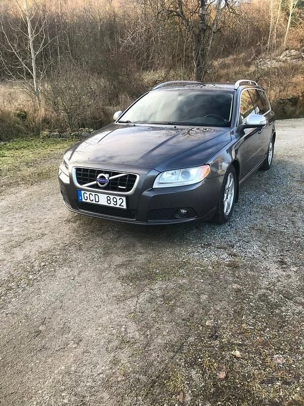 Begagnad 2008 Volvo V70 R-Design Kombi | 65 000 kr (Lite dyr) - Bild 1/4
