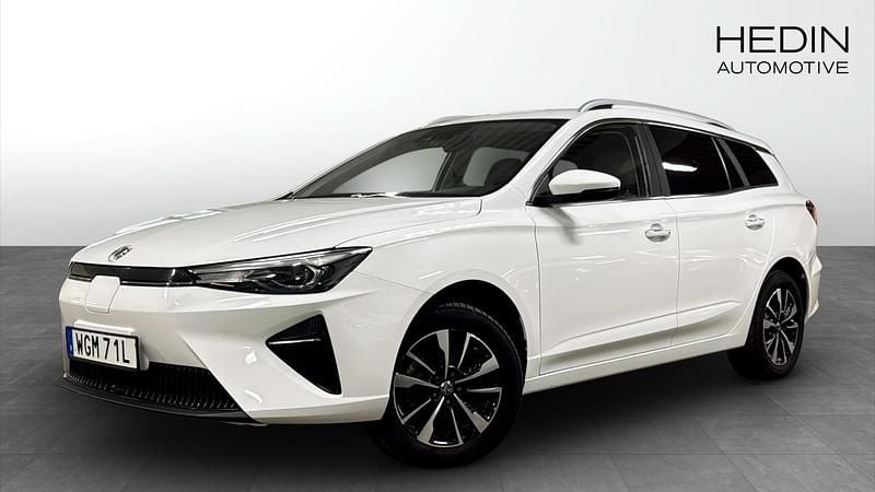 Vit (white) Begagnad 2022 MG MG5 EV Comfort Kombi | 209 900 kr - Bild 1/4