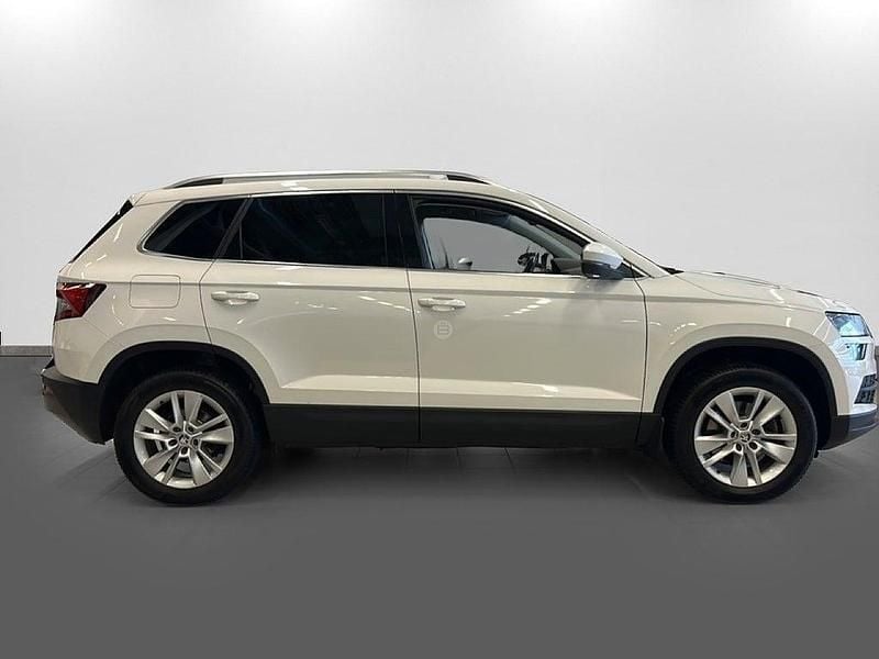 Begagnad Skoda Karoq Business Line 150 HK (110 kW) 2018 Vit SUV