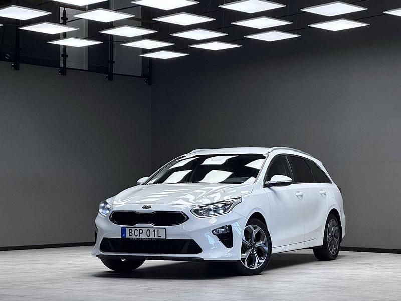 Vit Begagnad 2019 Kia Ceed Sportswagon Kombi | 139 900 kr (Marknadspris) - Bild 1/3