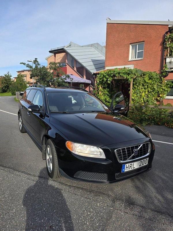 Svart Begagnad 2009 Volvo V70 Kombi | 50 000 kr - Bild 1/4