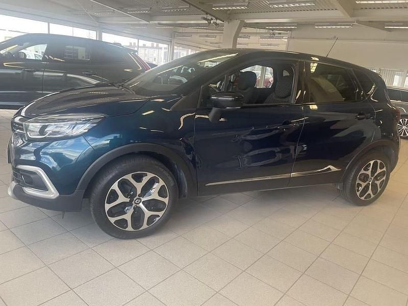 Mörkgrön (grön) Begagnad 2018 Renault Captur Intens SUV | 109 000 kr (Marknadspris) - Bild 1/4