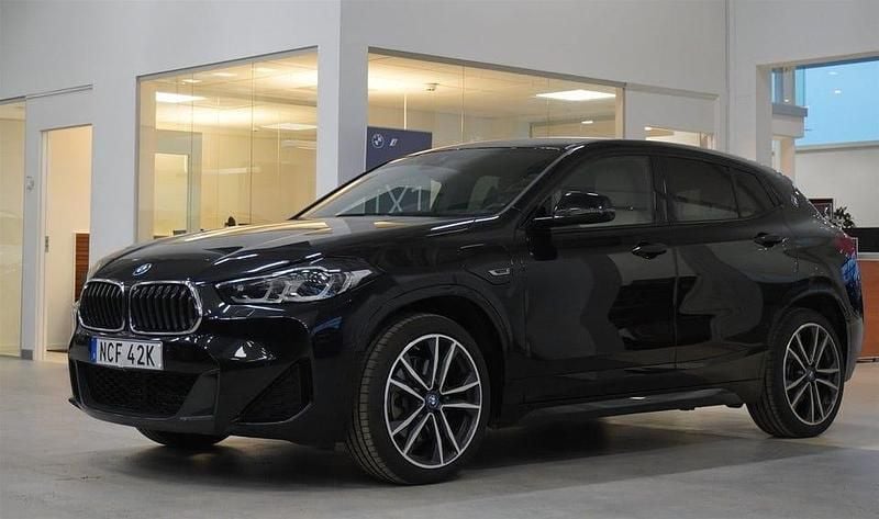 Begagnad BMW X2 Comfort Edition 220 HK (161 kW) 2022 Safirsvart metallic SUV