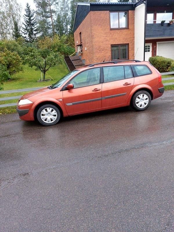Röd Begagnad 2006 Renault Mégane GrandTour Kombi | 16 500 kr (Dyr) - Bild 1/1
